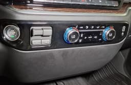 GMC Sierra 2500HD SLE 4WD Reg Cab 142" 2026 — side view