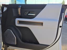 GMC HUMMER EV Pickup 3X e4WD Crew Cab 2025 — side view