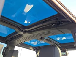 GMC HUMMER EV Pickup 3X e4WD Crew Cab 2025 — side view