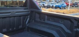 GMC HUMMER EV Pickup 3X e4WD Crew Cab 2025 — side view