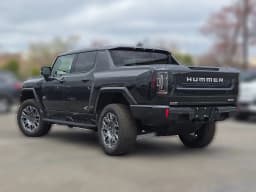 GMC HUMMER EV Pickup 3X e4WD Crew Cab 2025 — side view