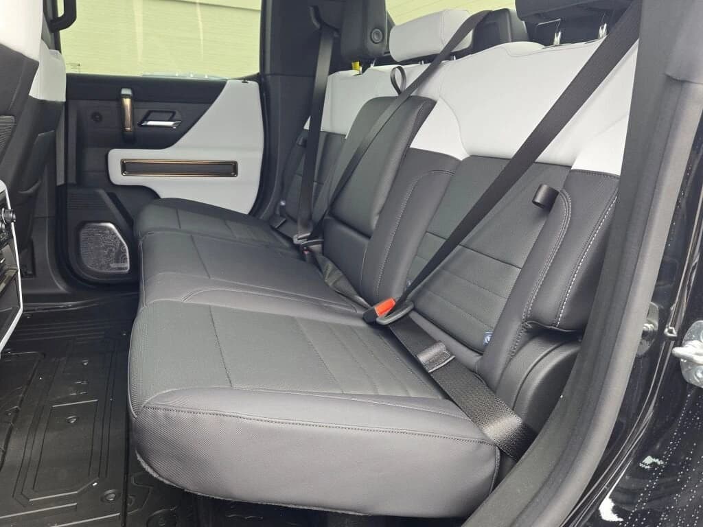 GMC HUMMER EV Pickup 3X e4WD Crew Cab 2025 — side view