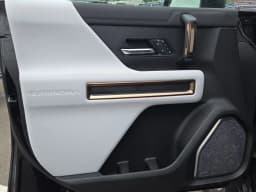 GMC HUMMER EV Pickup 3X e4WD Crew Cab 2025 — side view