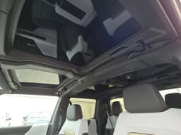 GMC HUMMER EV Pickup 3X e4WD Crew Cab 2025 — side view