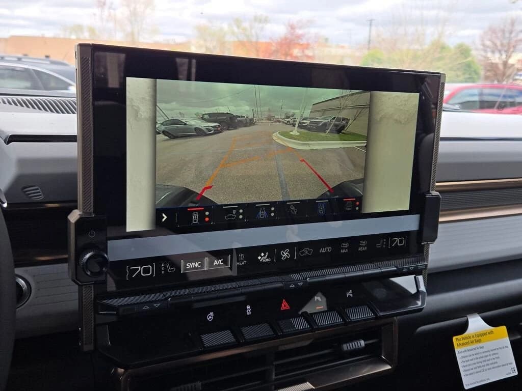 GMC HUMMER EV Pickup 3X e4WD Crew Cab 2025 — side view