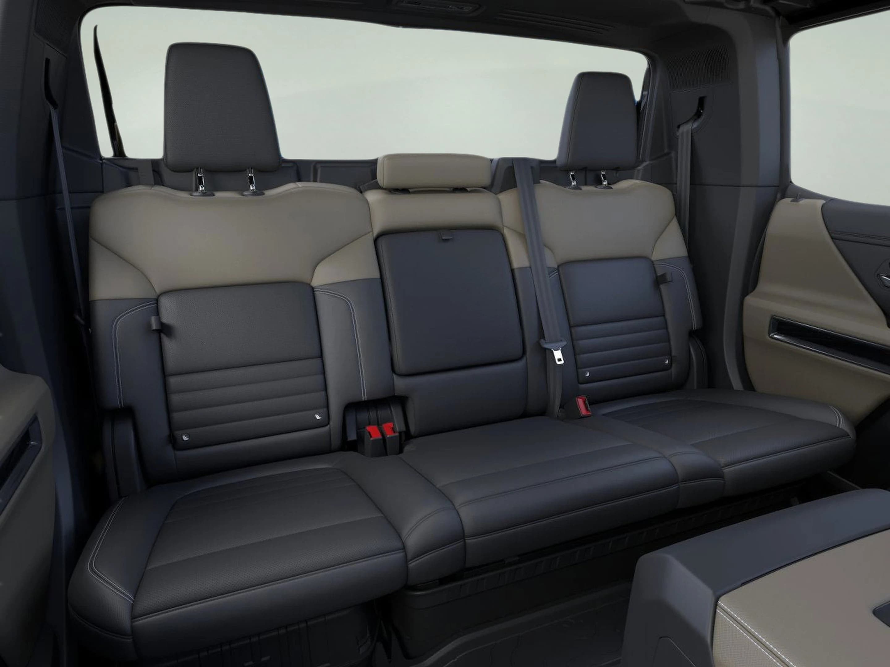 GMC HUMMER EV Pickup 2X e4WD Crew Cab 2026 — side view