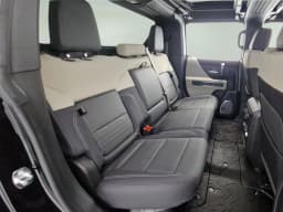 GMC HUMMER EV Pickup 2X e4WD Crew Cab 2026 — side view