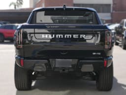 GMC HUMMER EV Pickup 2X e4WD Crew Cab 2026 — side view