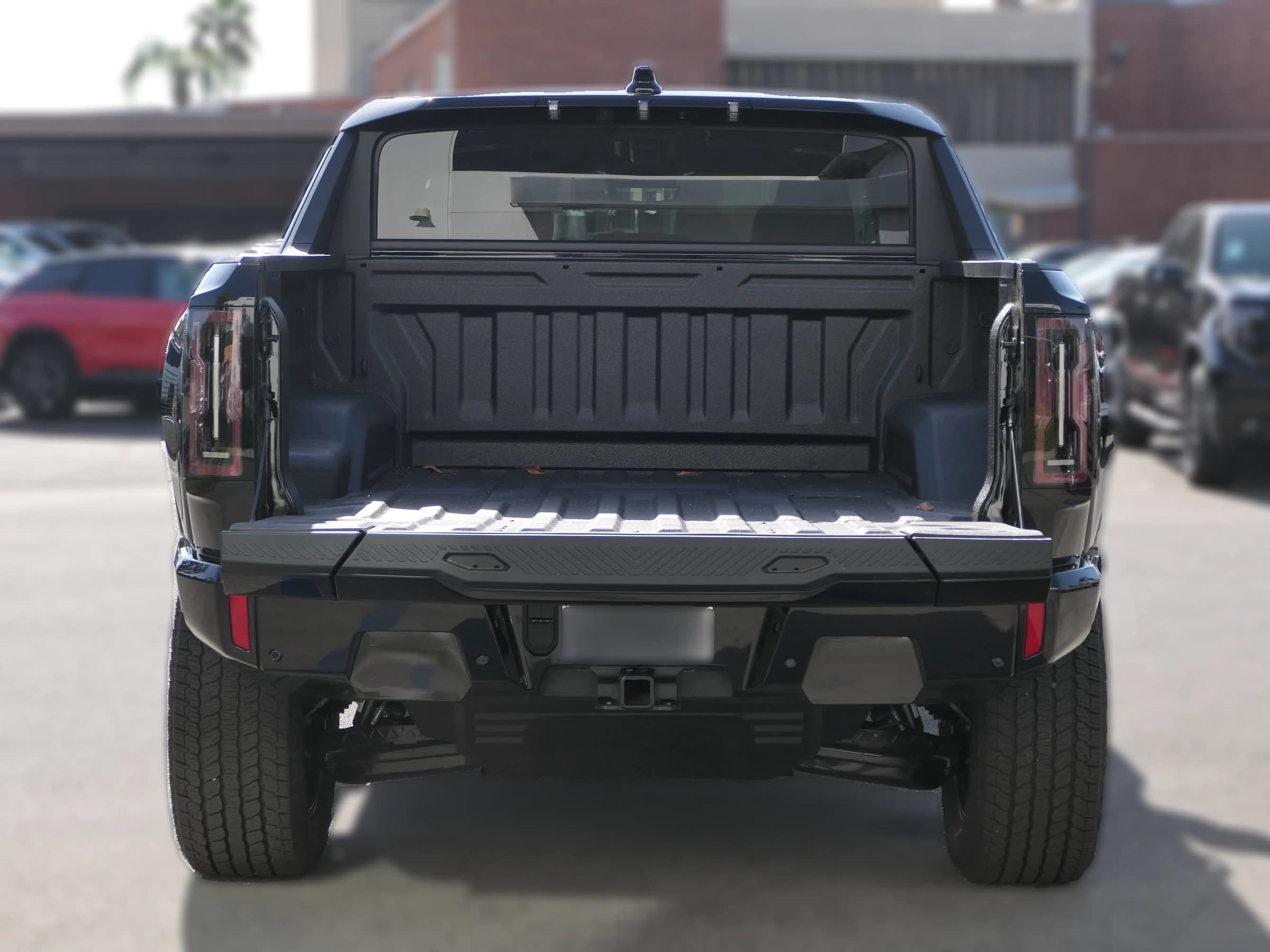 GMC HUMMER EV Pickup 2X e4WD Crew Cab 2026 — side view