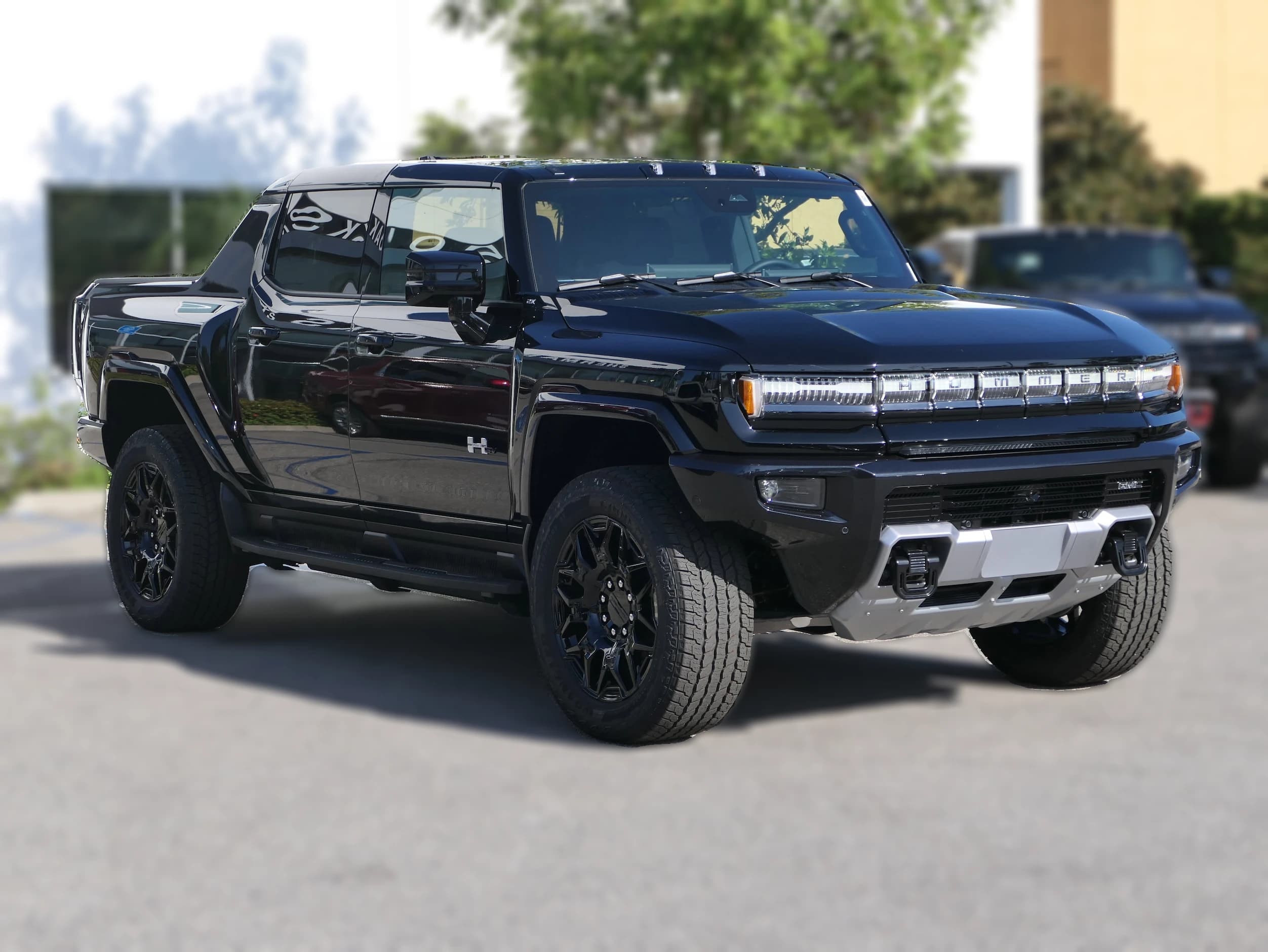 GMC HUMMER EV Pickup 2X e4WD Crew Cab 2026 — side view