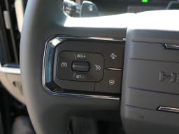 GMC HUMMER EV Pickup 2X e4WD Crew Cab 2026 — side view