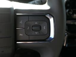 GMC HUMMER EV Pickup 2X e4WD Crew Cab 2026 — side view