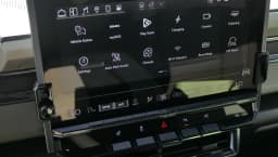 GMC HUMMER EV Pickup 2X e4WD Crew Cab 2026 — side view