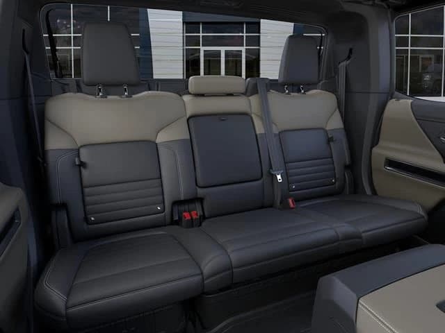 GMC HUMMER EV Pickup 2X e4WD Crew Cab 2026 — side view