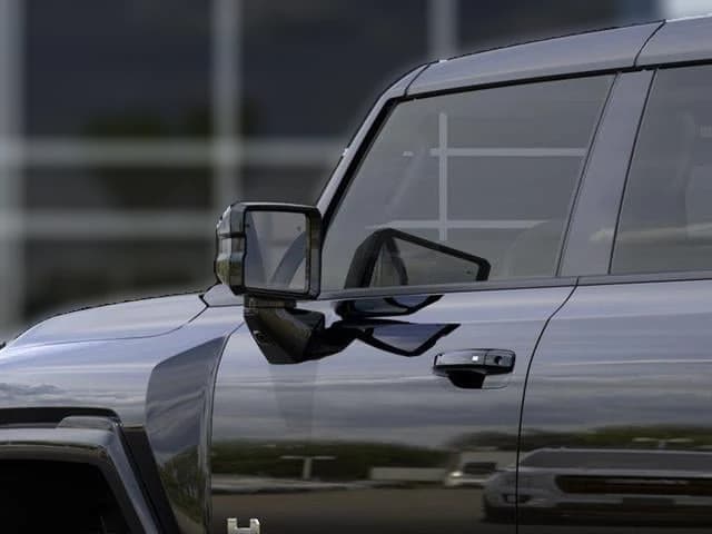GMC HUMMER EV Pickup 2X e4WD Crew Cab 2026 — side view