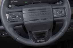 GMC HUMMER EV Pickup 2X e4WD Crew Cab 2026 — side view