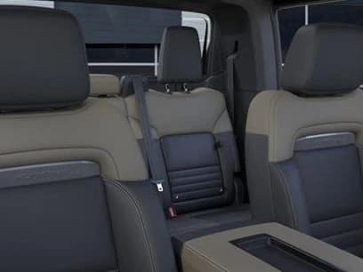 GMC HUMMER EV Pickup 2X e4WD Crew Cab 2026 — side view