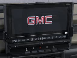 GMC HUMMER EV Pickup 2X e4WD Crew Cab 2026 — side view