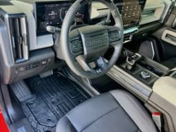 GMC HUMMER EV Pickup 2X e4WD Crew Cab 2026 — side view