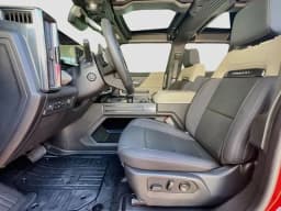 GMC HUMMER EV Pickup 2X e4WD Crew Cab 2026 — side view