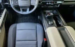 GMC HUMMER EV Pickup 2X e4WD Crew Cab 2026 — side view