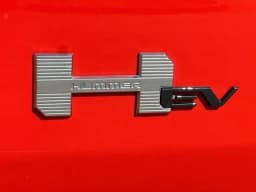 GMC HUMMER EV Pickup 2X e4WD Crew Cab 2026 — side view