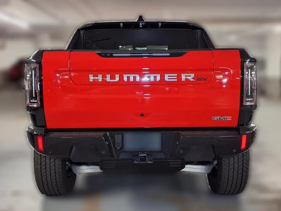 GMC HUMMER EV Pickup 2X e4WD Crew Cab 2026 — side view