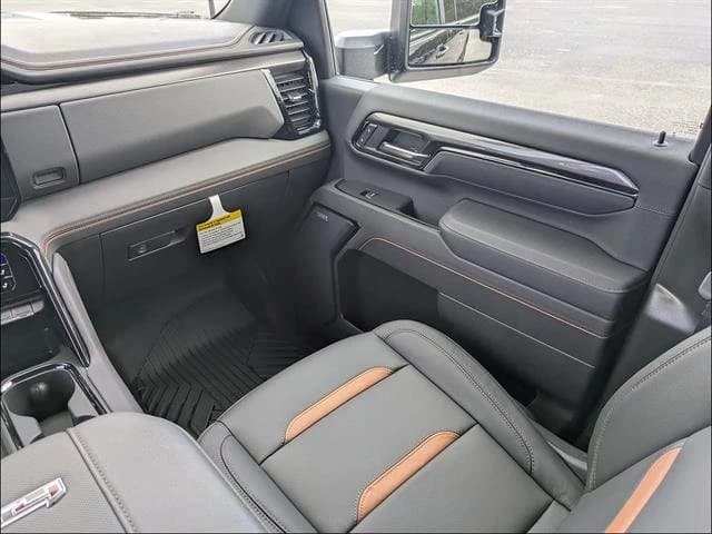 GMC Sierra 2500HD AT4 4WD Crew Cab 159" 2026 — side view