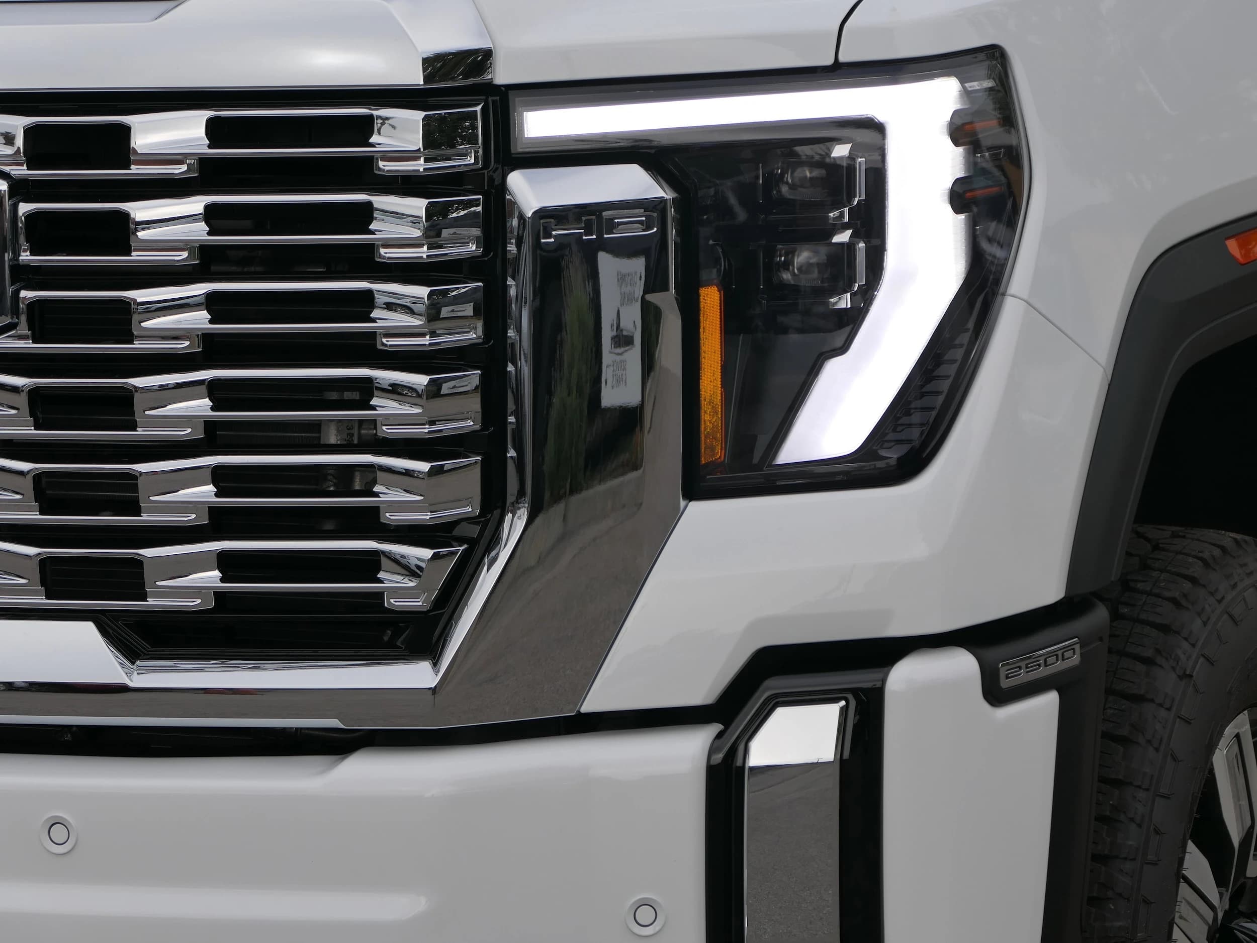 GMC Sierra 2500HD Denali 4WD Crew Cab 159" 2026 — side view