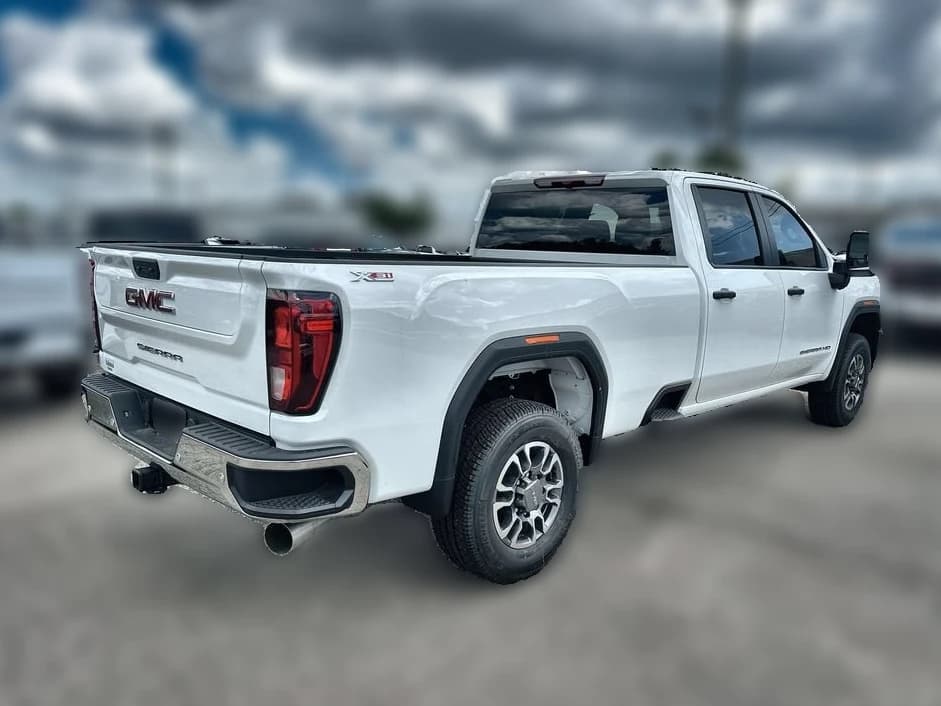 GMC Sierra 3500HD Pro 4WD Crew Cab 172" 2026 — side view