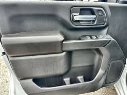 GMC Sierra 3500HD Pro 4WD Crew Cab 172" 2026 — side view