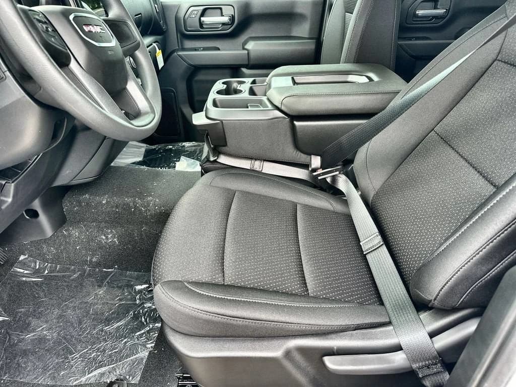 GMC Sierra 3500HD Pro 4WD Crew Cab 172" 2026 — side view