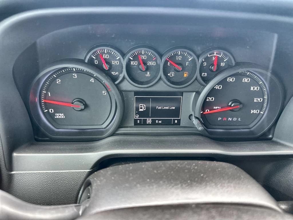 GMC Sierra 3500HD Pro 4WD Crew Cab 172" 2026 — side view