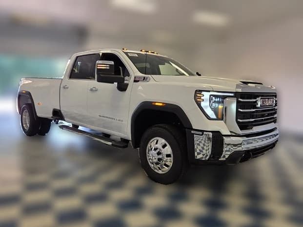 GMC Sierra 3500HD SLT 4WD Crew Cab 172" 2026 — side view