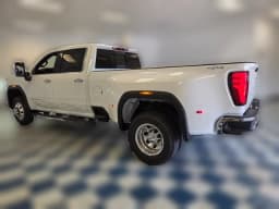GMC Sierra 3500HD SLT 4WD Crew Cab 172" 2026 — side view