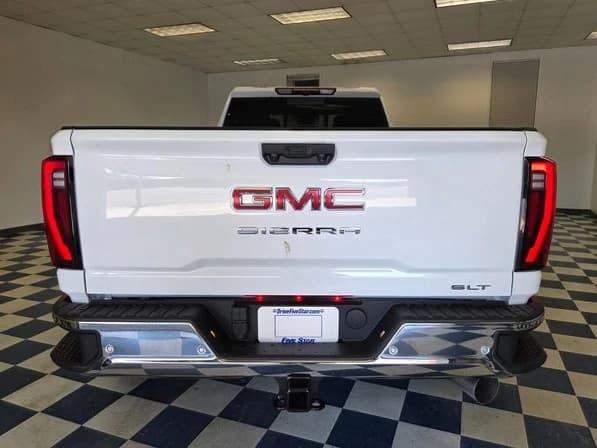 GMC Sierra 3500HD SLT 4WD Crew Cab 172" 2026 — side view