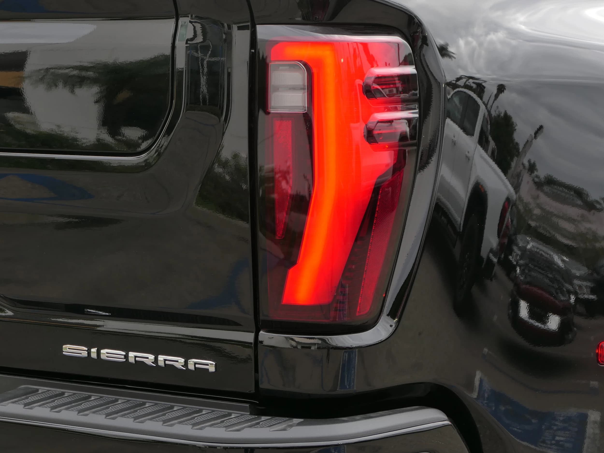 GMC Sierra 3500HD Denali 4WD Crew Cab 159" 2026 — side view