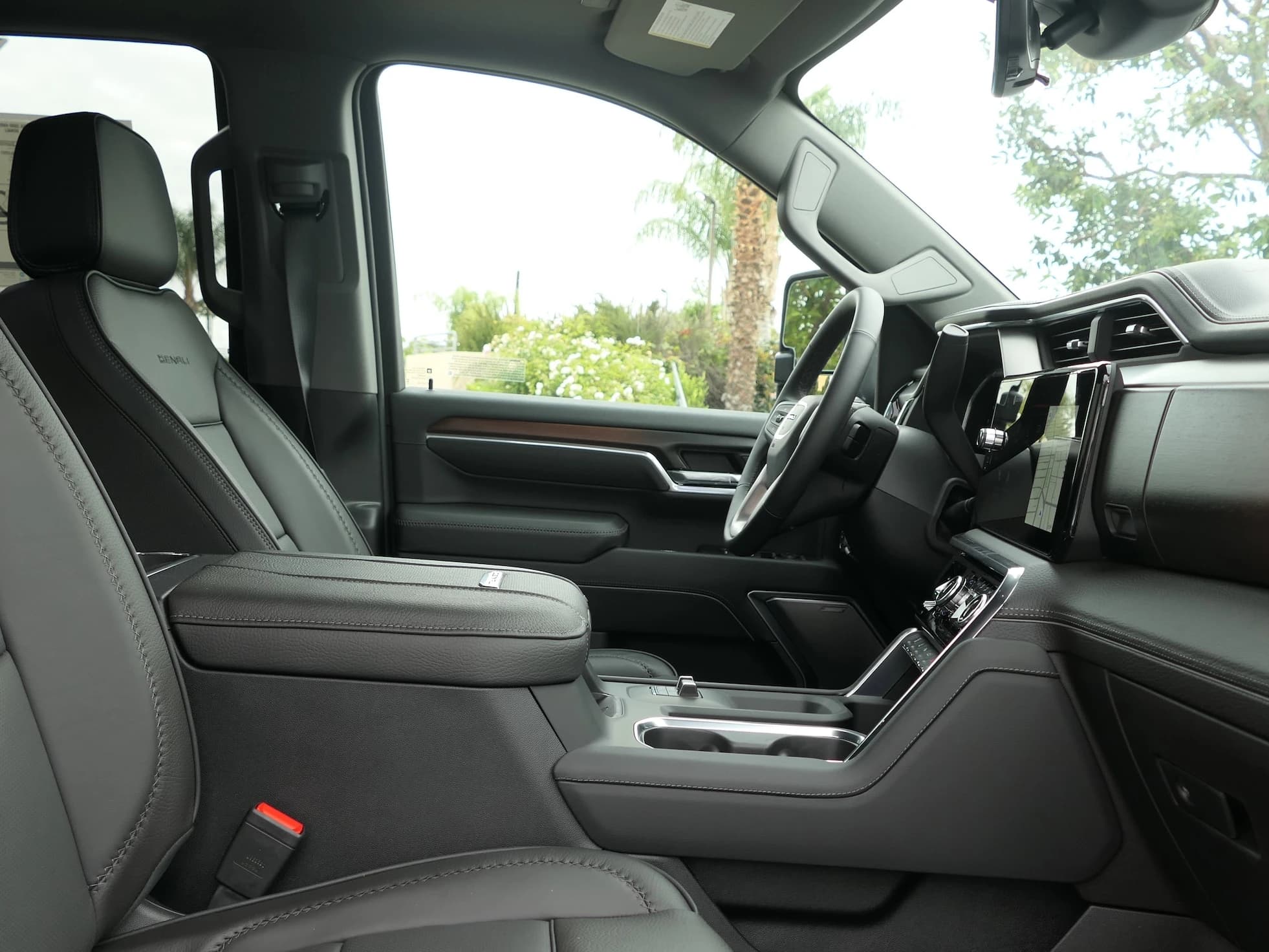 GMC Sierra 3500HD Denali 4WD Crew Cab 159" 2026 — side view