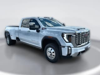 GMC Sierra 3500HD Denali 4WD Crew Cab 172"