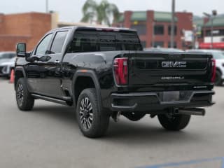 GMC Sierra 2500HD Denali Ultimate 4WD Crew Cab 159"