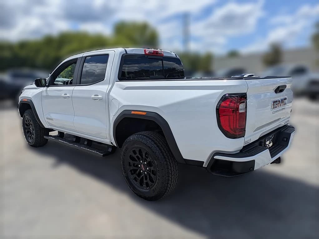 GMC Canyon 2WD Elevation 2WD Crew Cab 2026 — side view