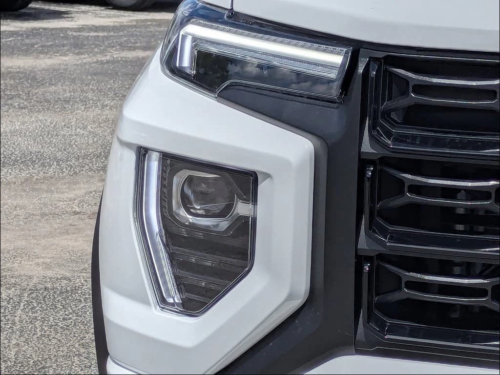 GMC Canyon 2WD Elevation 2WD Crew Cab 2026 — side view