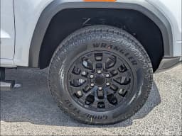 GMC Canyon 2WD Elevation 2WD Crew Cab 2026 — side view