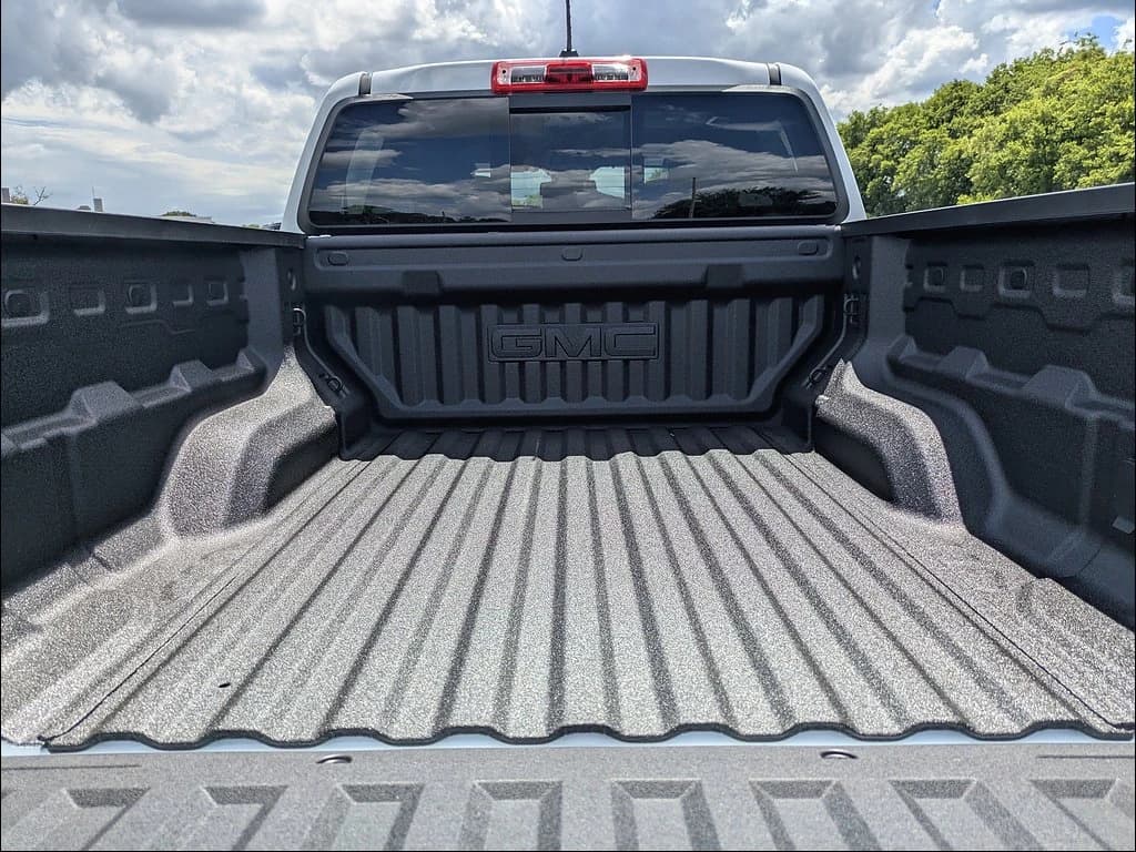 GMC Canyon 2WD Elevation 2WD Crew Cab 2026 — side view