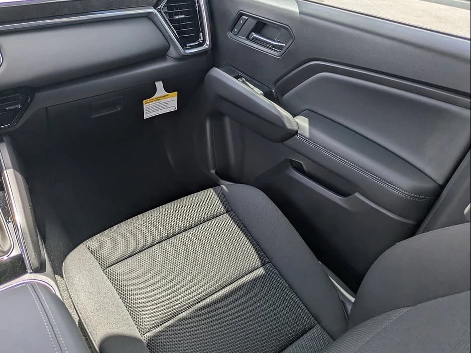 GMC Canyon 2WD Elevation 2WD Crew Cab 2026 — side view