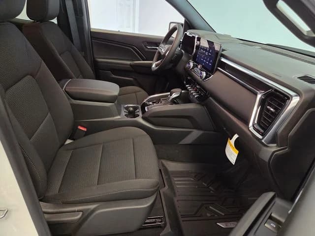 GMC Canyon 2WD Elevation 2WD Crew Cab 2026 — side view