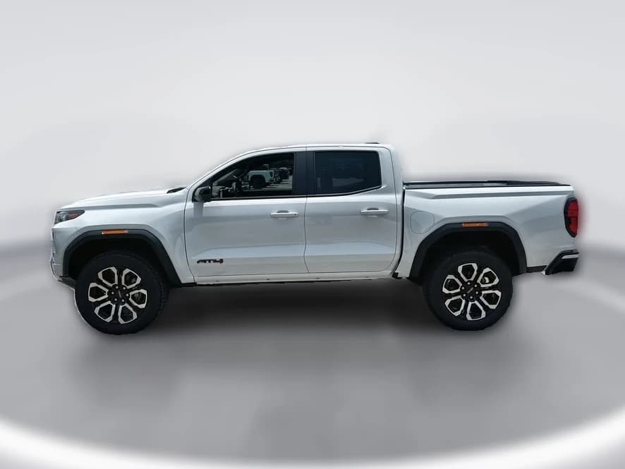 GMC Canyon 4WD AT4 4WD Crew Cab 2026 — side view