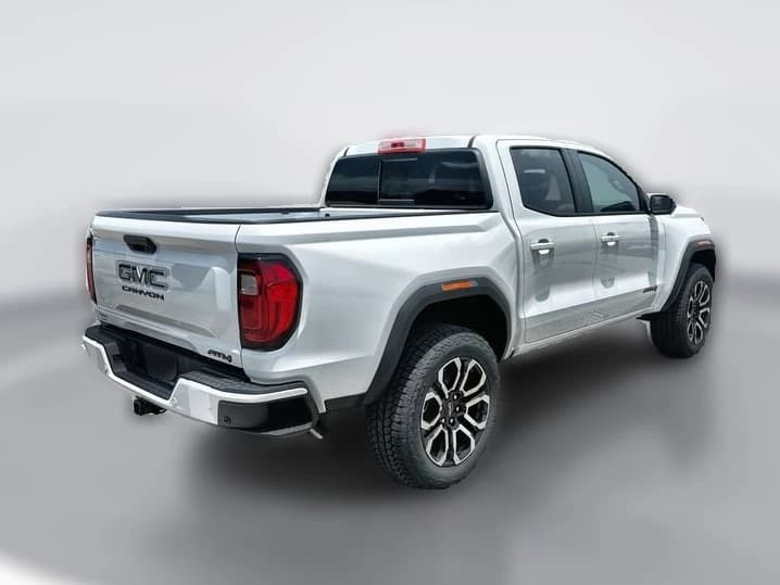 GMC Canyon 4WD AT4 4WD Crew Cab 2026 — side view