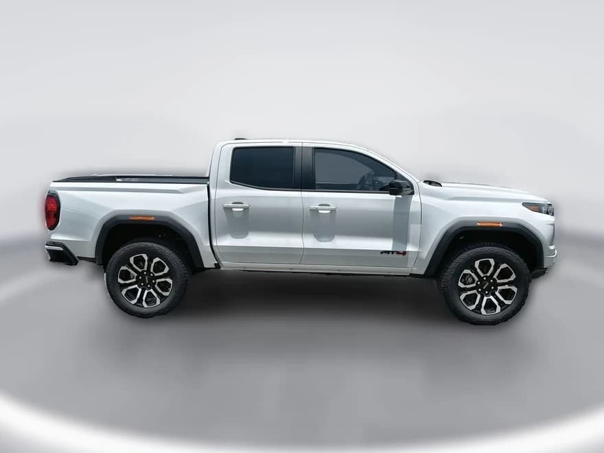 GMC Canyon 4WD AT4 4WD Crew Cab 2026 — side view