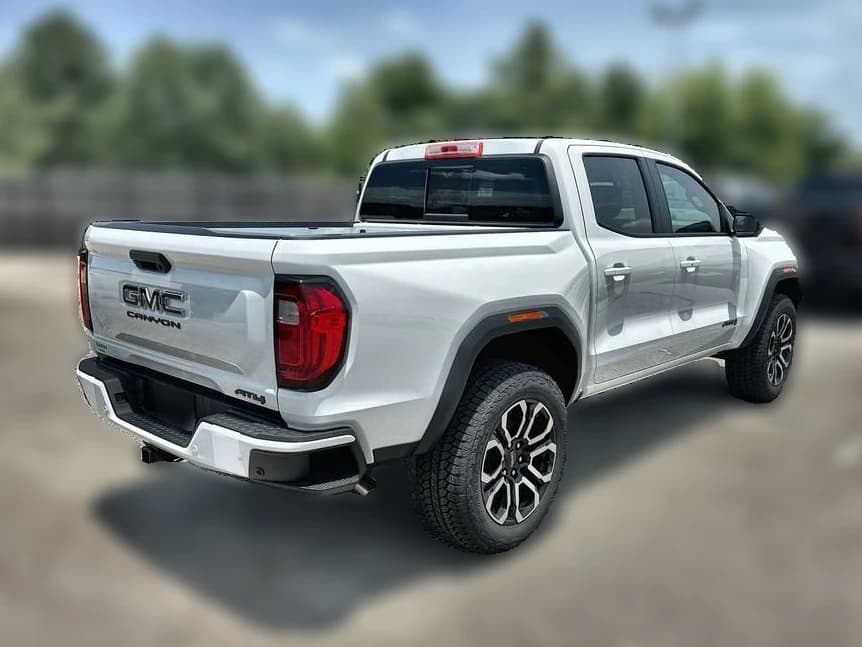 GMC Canyon 4WD AT4 4WD Crew Cab 2026 — side view